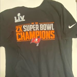 Men's Tampa Bay Bucs Super Bowl Champions Shirt L
